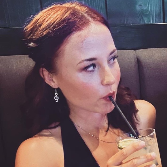 Meet your Posher, Cassidy - Picture 1 of 1